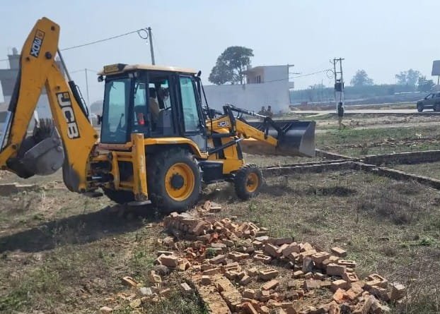 HPDA’s bulldozer crushed illegal plots over 58,000 square meters; major action carried out at multiple locations. IMAGE CREDIT TO AUTHORITY