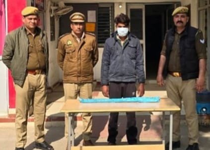 An attempt to break into the bank by making a hole in the wall was foiled; the police caught the accused along with the tools. IMAGE CREDIT TO POLICE