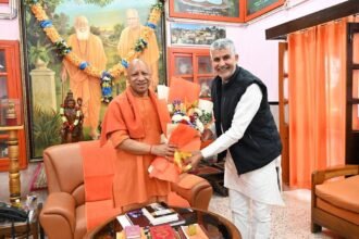 Shamli MLA Prasanna Chaudhary met Chief Minister Yogi Adityanath in Gorakhpur; detailed discussions were held regarding regional development plans. IMAGE CREDIT TO प्रसन्न चौधरी विधायक