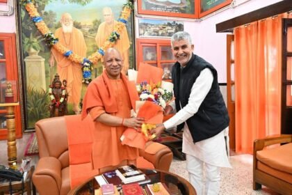 Shamli MLA Prasanna Chaudhary met Chief Minister Yogi Adityanath in Gorakhpur; detailed discussions were held regarding regional development plans. IMAGE CREDIT TO प्रसन्न चौधरी विधायक
