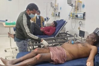 A major accident occurred in Shamli while destroying confiscated alcohol; two policemen and two watchmen were burned, with one in critical condition. IMAGE CREDIT TO POLICE & REPORTER