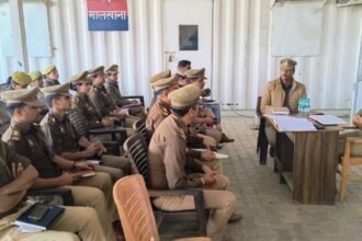 Beat System: ACP Priyashri Pal held a meeting at Wave City Police Station. IMAGE CREDIT TO POLICE