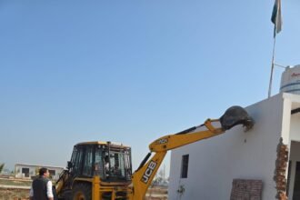 Encroachment removed from land worth ₹37 crore; bulldozers deployed in Bilaspur. IMAGE CREDIT TO AUTHORITY