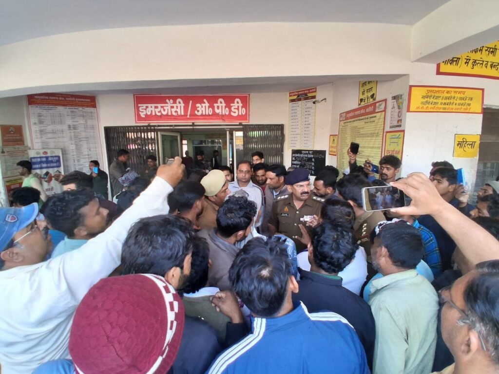 डंपर और पिकअप की भिड़ंत में दो मजदूरों की मौत, 21 घायल, कई की हालत गंभीर 2 2 21