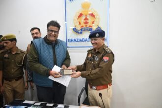 Ghaziabad Rural Police Recover 281 Mobile Phones; Returned to Their Owners IMAGE CREDIT TO POLICE