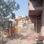 Crackdown on Illegal Construction in Greater Noida: Authority’s Bulldozer Operation in Habitpur Flood Zone and Chipiyana Khurd Frees 9,000 Sq. Meters of Land IMAGE CREDIT TO AUTHORITY