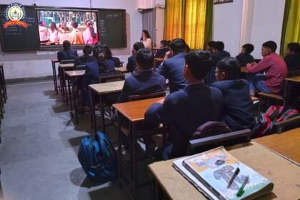 Live Broadcast of Prime Minister’s ‘Pariksha Pe Charcha’ Program, Students Watch Enthusiastically IMAGE CREDIT TO REPORTER
