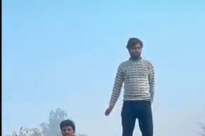 Deadly Stunt on Moving Vehicle Backfires: Police Fines ₹29,000 After Video of Dancing on Roof and Hanging Out of Window Goes Viral IMAGE CREDIT TO POLICE