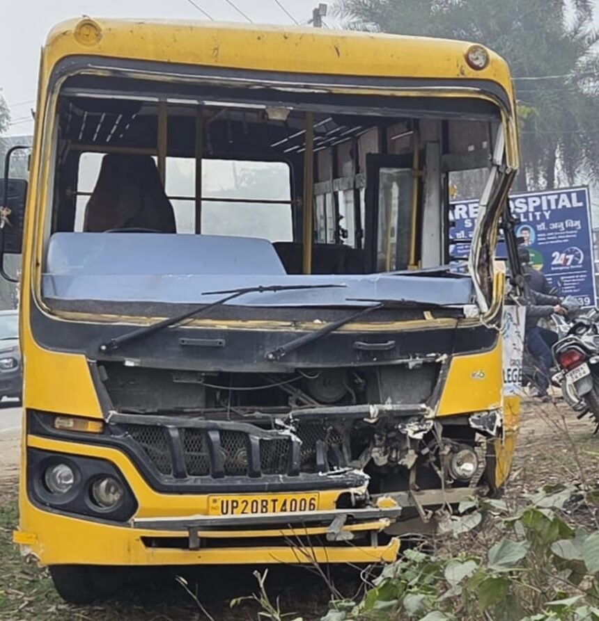 Collision between school bus and dumper in Nurpur; major accident averted, four students injured IMAGE CREDIT TO POLICE