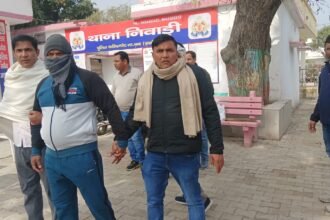 Niwari police station in-charge caught taking bribe; vigilance team nabbed him with ₹50,000 in cash IMAGE CREDIT TO POLICE