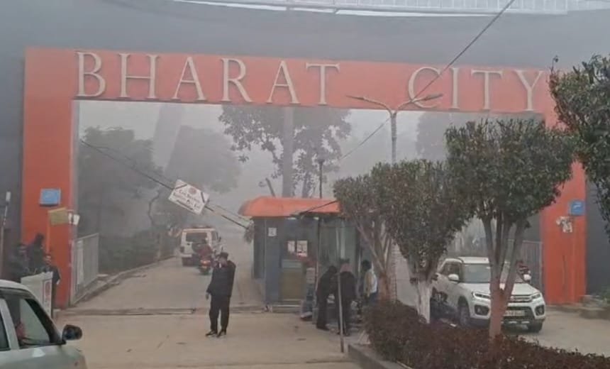 Bharat City Society: Three minor sisters committed suicide by jumping from the balcony of their flat. IMAGE CREDIT TO REPORTER