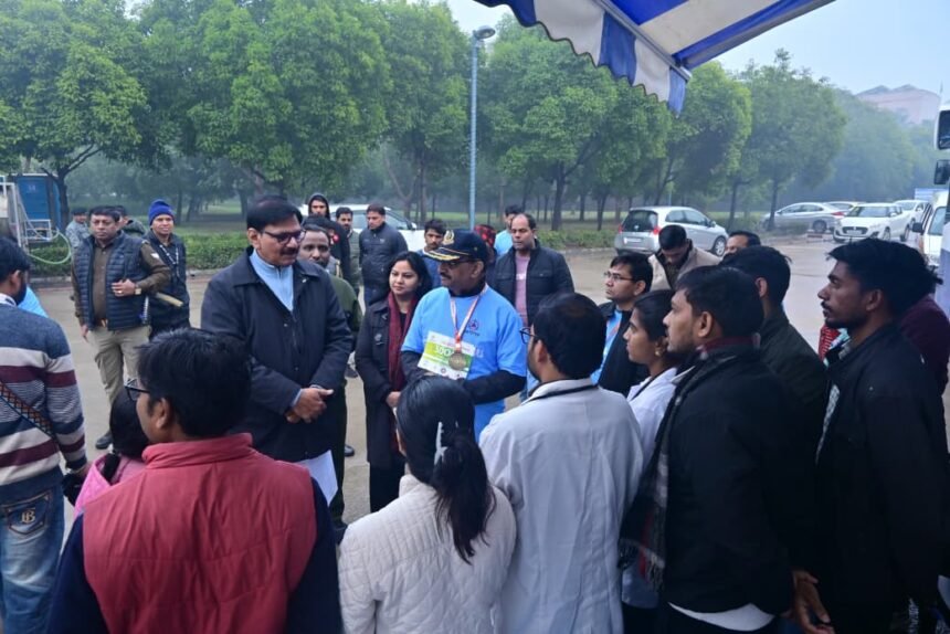 Public run becomes an inspiration for cancer awareness; Jewar MLA waved the green flag, medical bus to visit villages for screenings IMAGE CREDIT TO REPORTER
