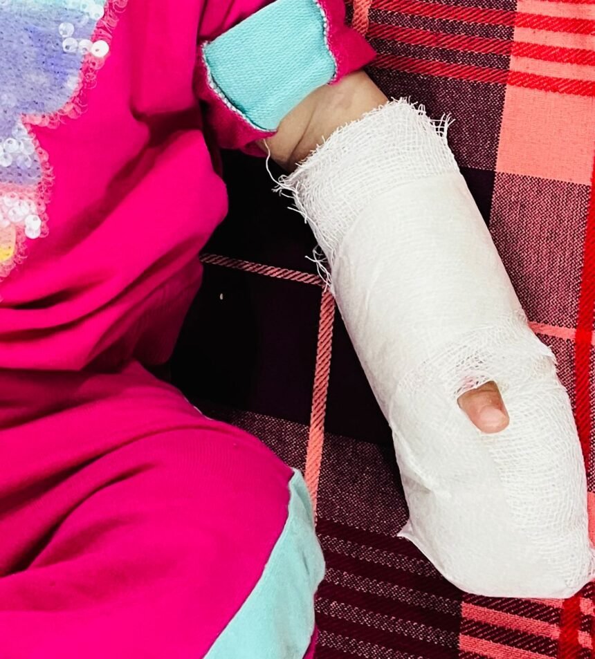 Nine-month-old baby’s finger accidentally cut due to negligence at Sarvodaya Hospital. IMAGE CREDIT TO REPORT