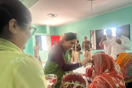 Aparna Yadav, Vice-Chairperson of the Women’s Commission, inspected the Anganwadi center in Dadha IMAGE CREDIT TO Aparna Yadav, Vice-Chairperson of the Women’s Commission, inspected the Anganwadi center in Dadha IMAGE CREDIT TO INFORMATION DEPARTMENT