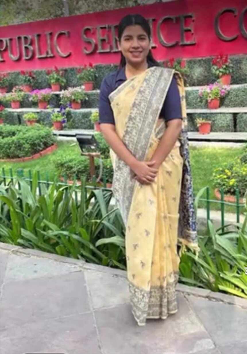Aastha Jain, daughter of Shamli, becomes an IAS officer, achieves major success on her first attempt. IMAGE CREDIT TO आस्था जैन प्रोफाइल फोटो
