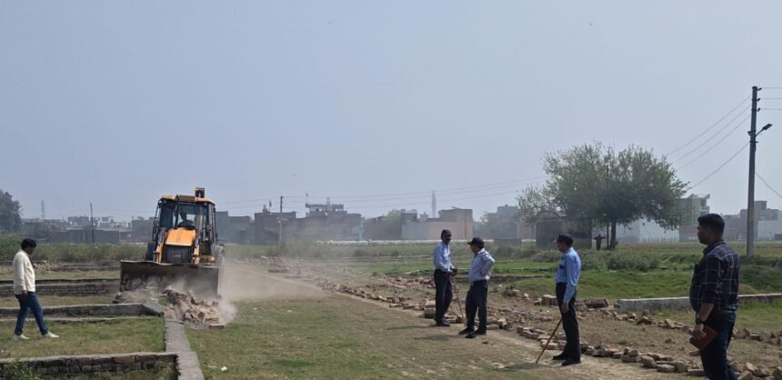In Pilkhuwa, HPDA’s bulldozer action on illegal colonies, major operation carried out over 12,000 square meters IMAGE CREDIT TO AUTHORITY