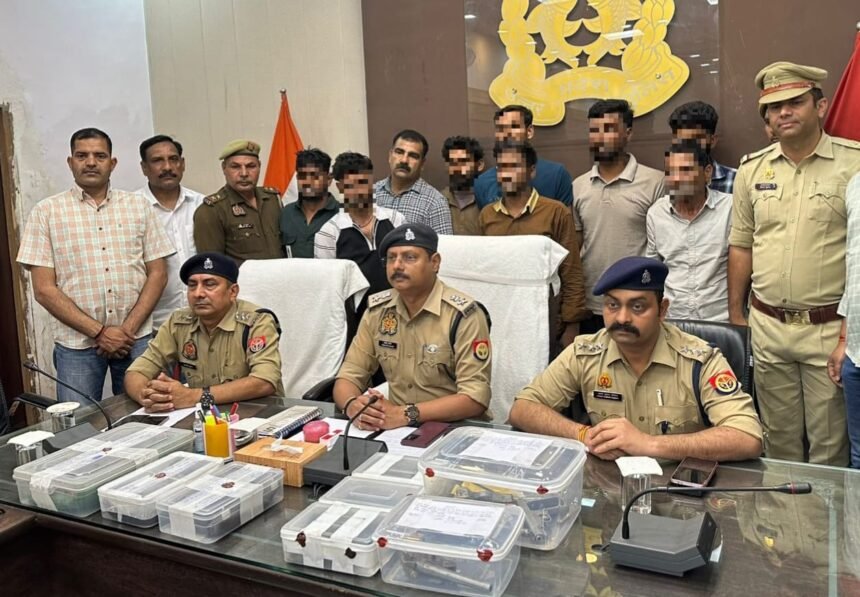 Bijnor Police bust inter-state arms gang: 17 illegal weapons and equipment seized, 8 arrested IMAGE CREDIT TO POLICE