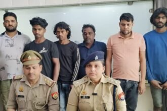 Link Road police bust gang stealing iron rods, 6 accused arrested. IMAGE CREDIT TO POLICE