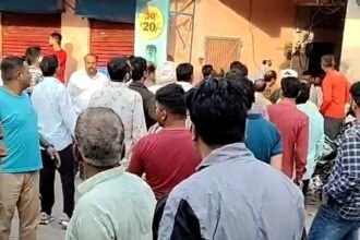 In Dhampur, miscreants attack the house of an RSS district functionary and Jan Seva Kendra operator; fire shots and loot valuables worth lakhs. One criminal injured in an encounter IMAGE CREDIT TO रिपोर्टर