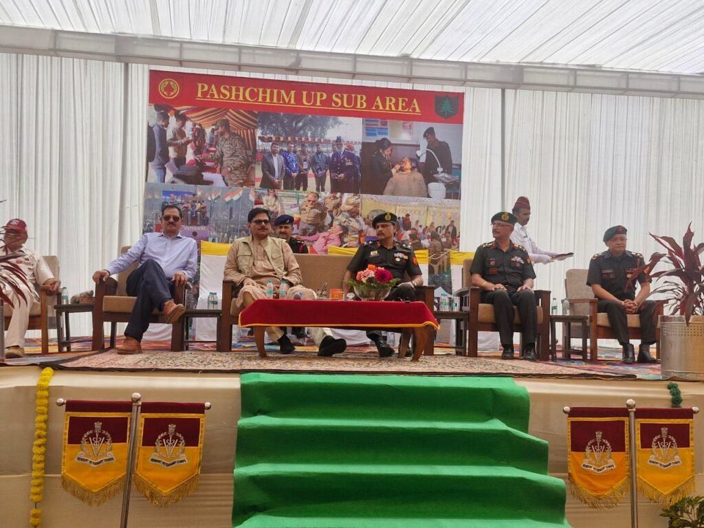 जेवर में पूर्व सैनिक रैली : वीर नारियों का सम्मान, पूर्व सैनिकों की समस्याएँ सुनकर समाधान का आश्वासन 2 WhatsApp Image 2026 03 09 at 7.22.02 PM 56