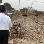 GDA bulldozer roared in Muradnagar: Three illegal colonies living in 33 bighas razed to the ground IMAGE CREDIT TO REPORTER