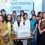 Ginni Devi Modi Girls PG College distributes sewing machines to 80 female students IMAGE CREDIT TO कॉलेज
