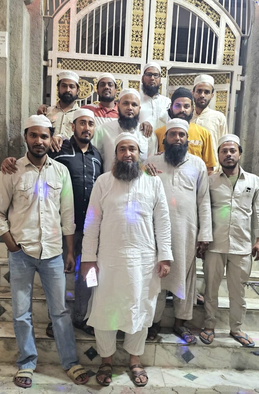During Tarawih at Madina Masjid in Sanjay Colony, the Quran was completed IMAGE CREDIT TO मदीना मस्जिद