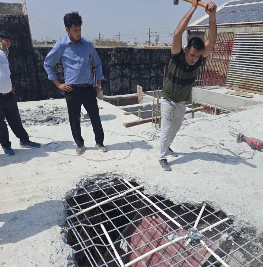 GDA Bulldozer Roars in Ghaziabad: Illegal Constructions Demolished in Lajpat Nagar and Shyam Park IMAGE CREDIT TO AUTHORITY