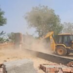 Major action by the authority in Bhanauta: Land worth Rs 20 crore freed from encroachment, bulldozer runs on illegal colony IMAGE CREDIT TO AUTHORITY