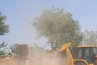 Major action by the authority in Bhanauta: Land worth Rs 20 crore freed from encroachment, bulldozer runs on illegal colony IMAGE CREDIT TO AUTHORITY