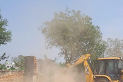 Major action by the authority in Bhanauta: Land worth Rs 20 crore freed from encroachment, bulldozer runs on illegal colony IMAGE CREDIT TO AUTHORITY