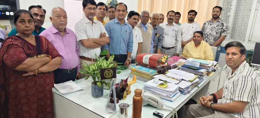 Residents of Siddharth Vihar will soon receive Ganga water; MLA Sanjeev Sharma met the DM IMAGE CREDIT TO सूचना विभाग