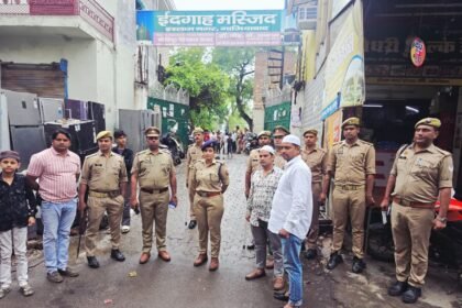 Ghaziabad police on alert for the Eid festival, conducted flag marches in sensitive areas to raise public awareness IMAGE CREDIT TO POLICE