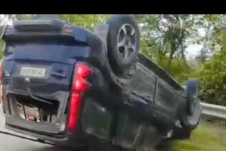 Severe accident on Yamuna Expressway: Scorpio overturned IMAGE CREDIT TO रिपोर्टर