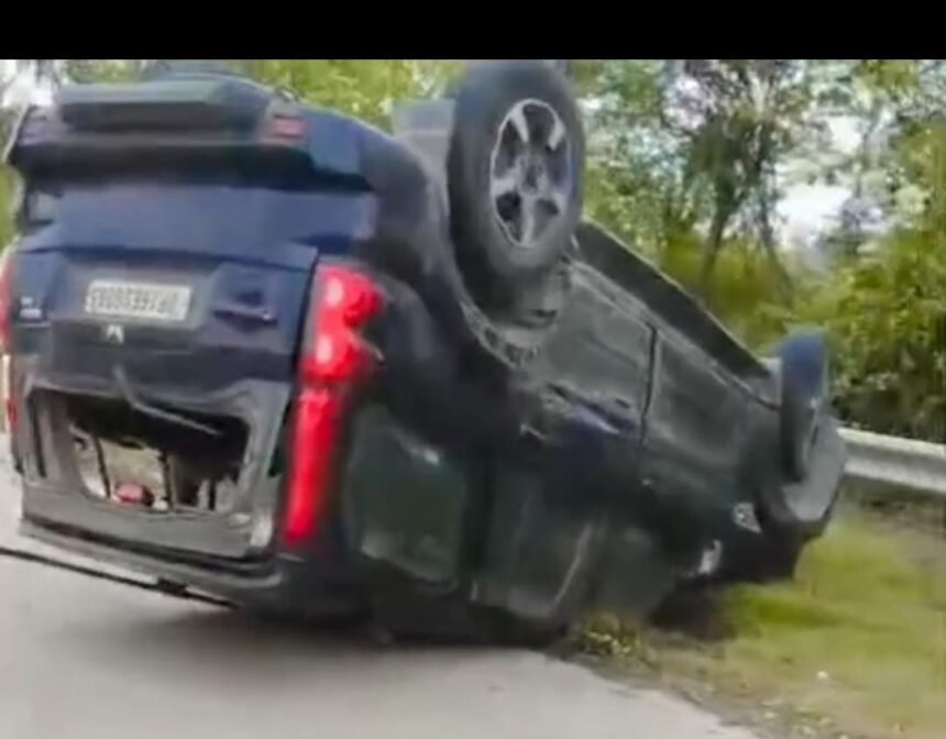 Severe accident on Yamuna Expressway: Scorpio overturned IMAGE CREDIT TO रिपोर्टर