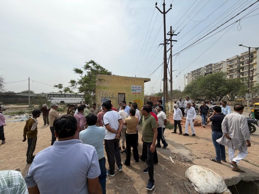 UP Housing Development strike: Mafia rule ends with government land worth Rs 15 crore! IMAGE CREDIT TO आवास विकास