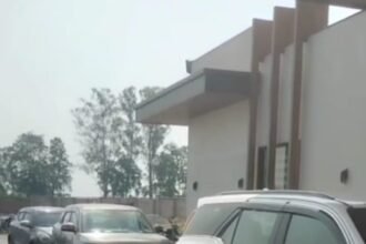 Major income tax action on Bindals Group: over ₹3 crore in cash and ₹20 crore in jewelry seized. IMAGE CREDIT TO रिपोर्टर