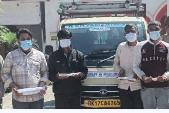 Motor theft at paper factory solved; five notorious thieves arrested. IMAGE CREDIT TO पुलिस