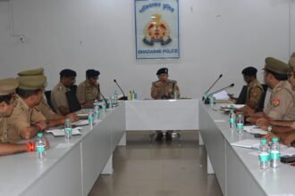 A meeting was held under the chairmanship of Additional CP Rajkarn Nayyar to streamline the traffic system in Ghaziabad. IMAGE CREDIT TO REPORTER