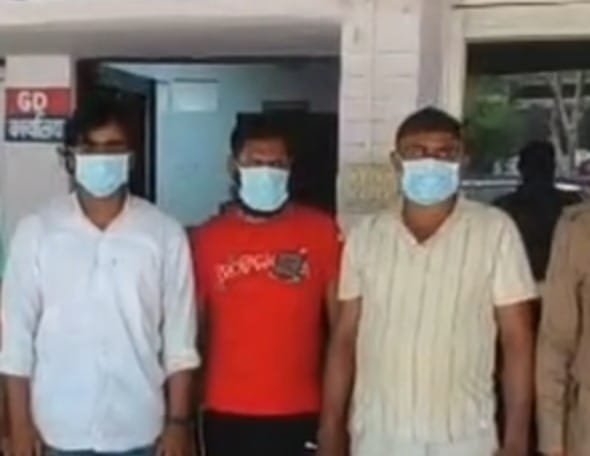 Five meat smugglers, including a minor, arrested; 238 kg of meat recovered. IMAGE CREDIT TO POLICE