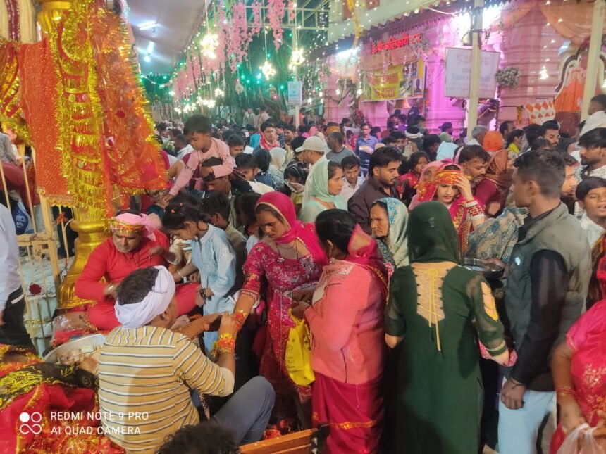 A massive wave of devotion gathered at the Mahamaya Devi fair in Sikri Khurd, where lakhs of devotees visited for दर्शन (worship) on Saptami. IMAGE CREDIT TO रिपोर्टर