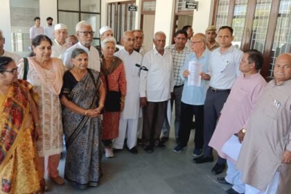 Pensioners stage a strong protest against the Finance Act 2025 IMAGE CREDIT TO पेंशनर्स एसोसिएशन
