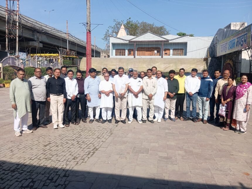 In protest against the TET pass requirement, a major rally is planned at Ramleela Maidan on April 4, with the strategy finalized in a Meerut division meeting. IMAGE CREDIT TO फेडरेशन