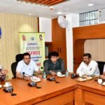 A cleanliness drive will be launched on routes connected to the railway line; the Municipal Commissioner held a meeting with railway officials. IMAGE CREDIT TO नगर निगम