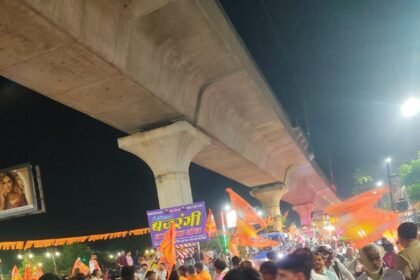 On Ram Navami, Bajrang Dal held a massive rally, causing hours-long traffic jam on the Delhi-Meerut route. IMAGE CREDIT TO रिपोर्टर