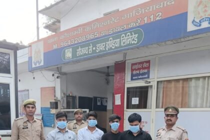 Kaushambi police raid illegal bar in Signature Mall, 4 accused arrested. IMAGE CREDIT TO POLICE