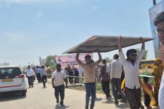 Chaos at the Jewar Airport inauguration: Thousands trapped in traffic jam, not even water was available. IMAGE CREDIT TO REPORTER