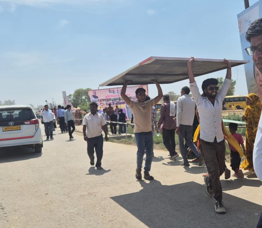 Chaos at the Jewar Airport inauguration: Thousands trapped in traffic jam, not even water was available. IMAGE CREDIT TO REPORTER