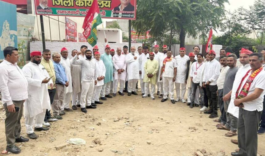 Strong show of SP’s power from Shamli at the Dadri rally. IMAGE CREDIT TO रिपोर्टर