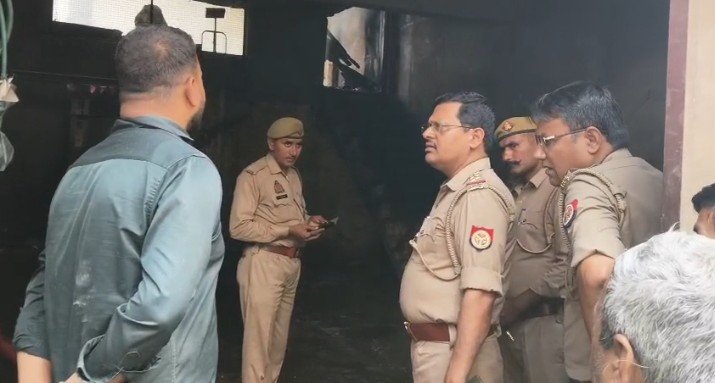 Massive fire in a snack factory: Short circuit causes loss worth lakhs. IMAGE CREDIT TO POLICE